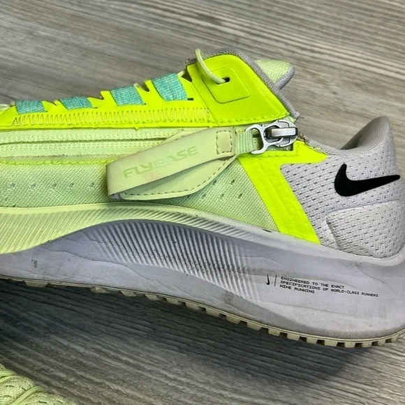 Nike Air Zoom Pegasus Flyease woman’s athletic shoes volt, black, green size 8.5 - Picture 9 of 12